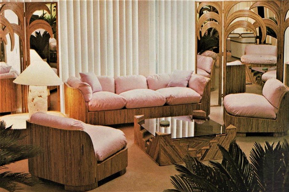 1980s themed panoramic living room